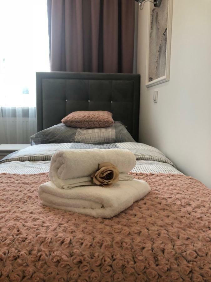 Family & Business Sauna Apartments No1 Lesny Nad Zalewem Cedzyna Unikat - 3 Bedroom With Private Sauna, Bath With Hydromassage, Terrace, Garage, Catering Options Kielce Buitenkant foto