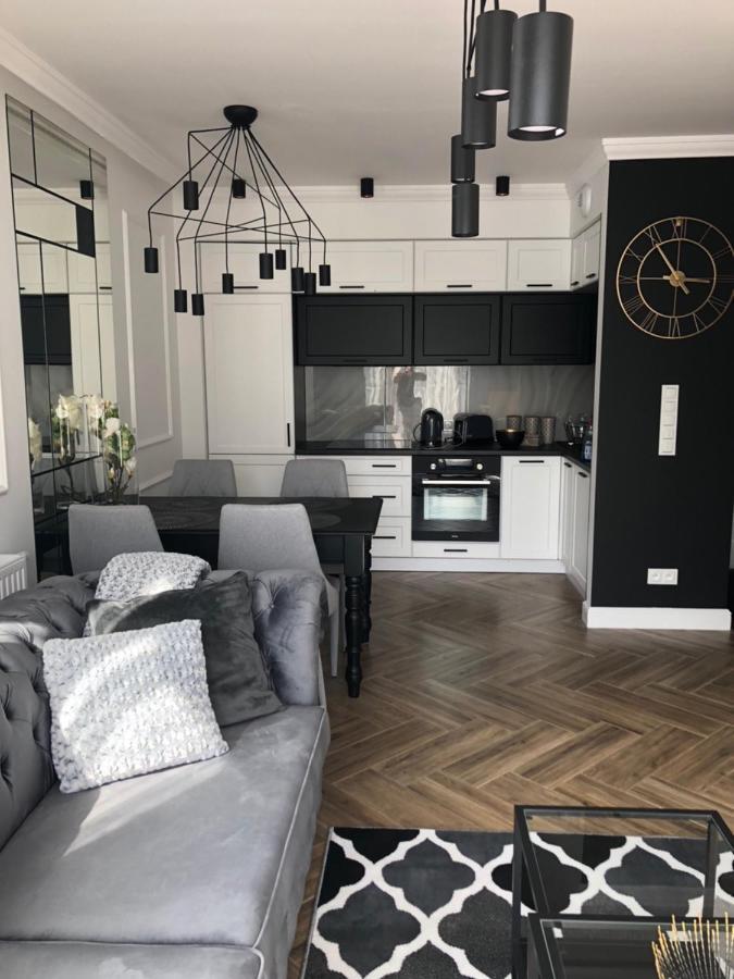 Family & Business Sauna Apartments No1 Lesny Nad Zalewem Cedzyna Unikat - 3 Bedroom With Private Sauna, Bath With Hydromassage, Terrace, Garage, Catering Options Kielce Buitenkant foto